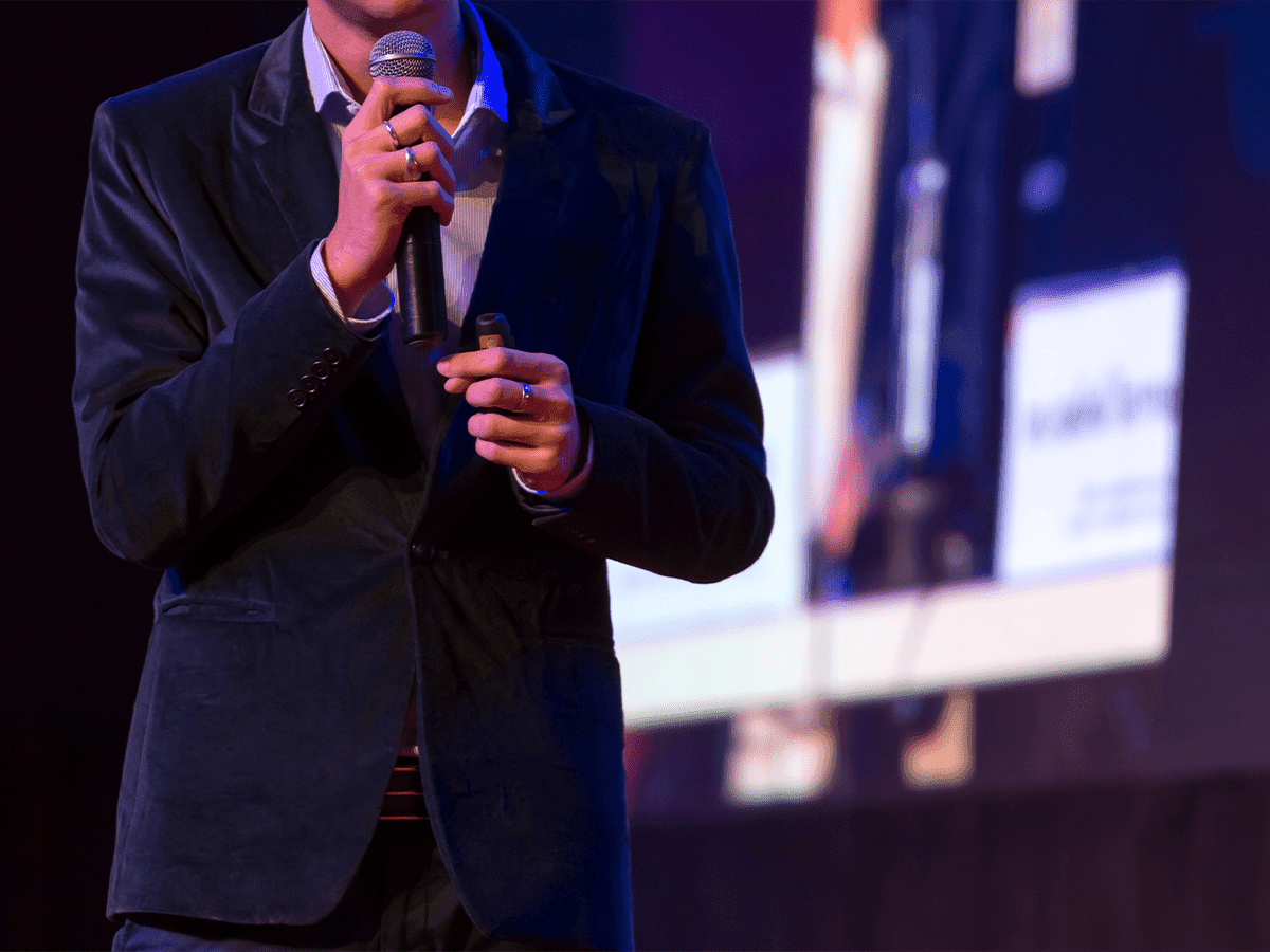 Belajar Public Speaking: Cara Mengatasi Rasa Gugup di Depan Umum